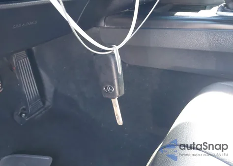 2018 Toyota Camry Se z USA, uszkodzony, nr VIN 4T1B11HK3JU637018